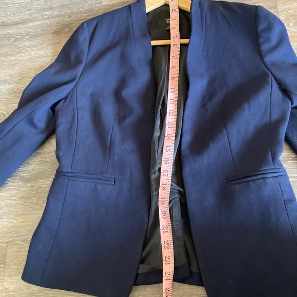 Chic collar-less JCrew 365 navy blue blazer size 8 (fits more like a 6) - Picture 3 of 3